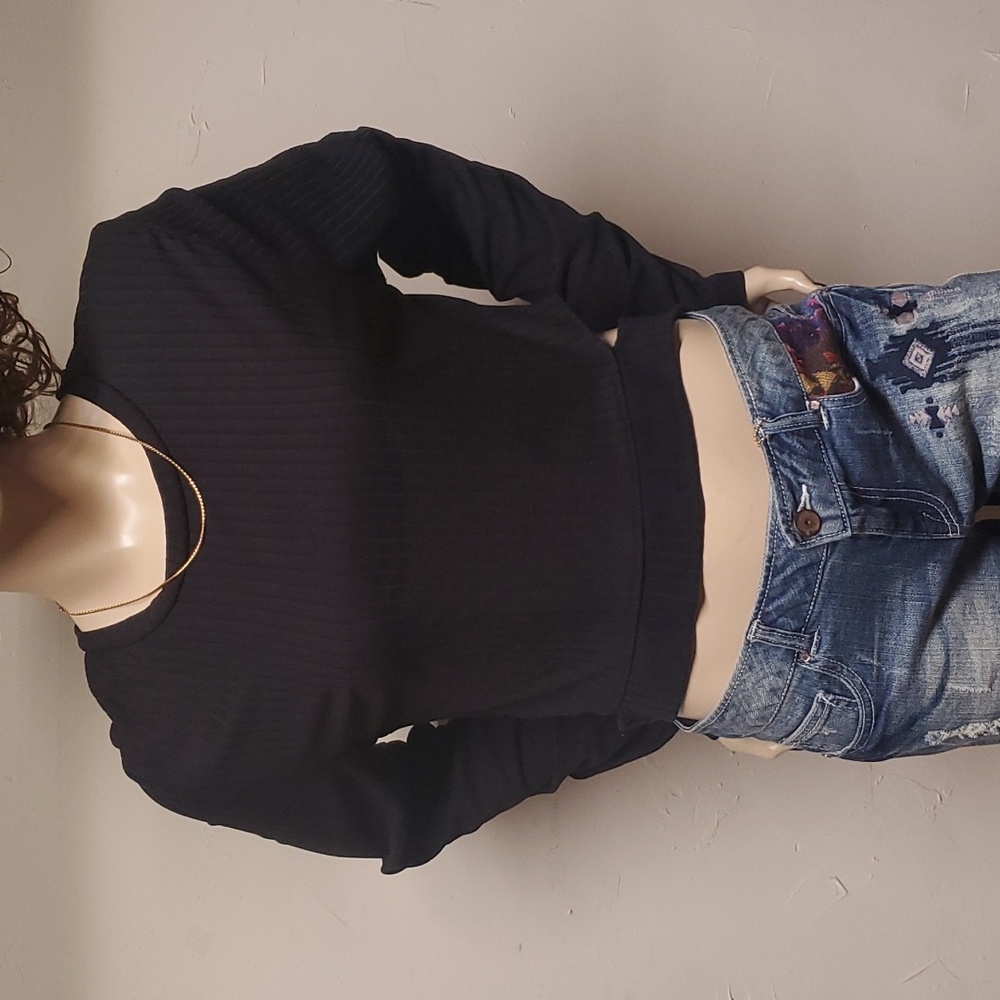 Rue21 black crew necklong sleeve